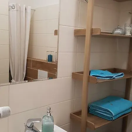 Aquamarina Onyx 109 アパート ミエンジズドロイェ